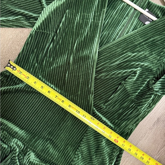 NWT Maison Tara Plus Size V-Neck Faux Wrap Velvet Dress Green Holiday Party 16 - Picture 8 of 12